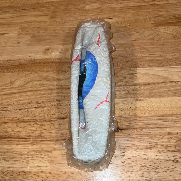 NEW Astro World 2021 Official Merch Travis Scott Inflatable Eyeball Dodgeball - Picture 5 of 8